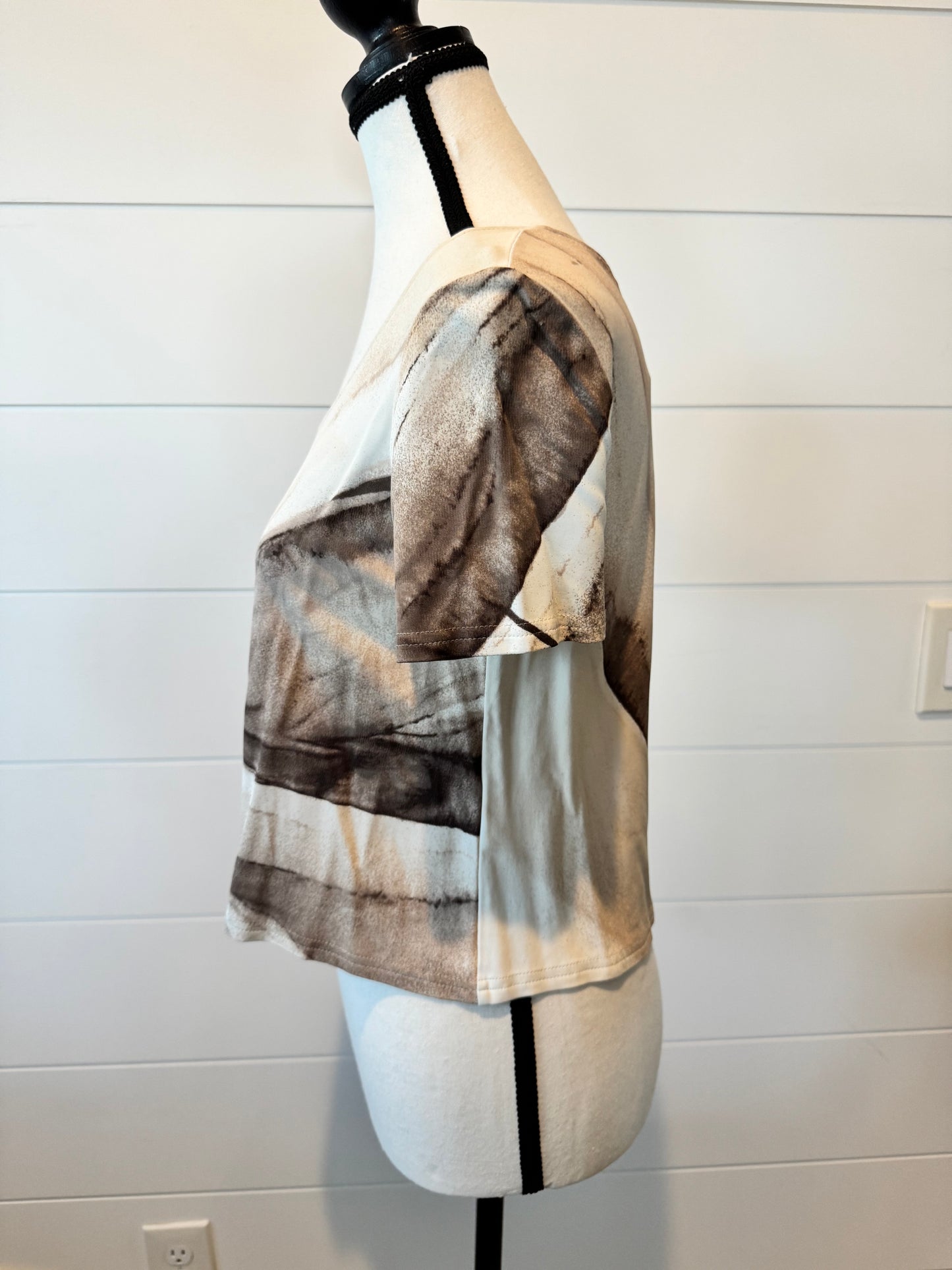 CHANEL Cream & Tan Shirt Sleeve