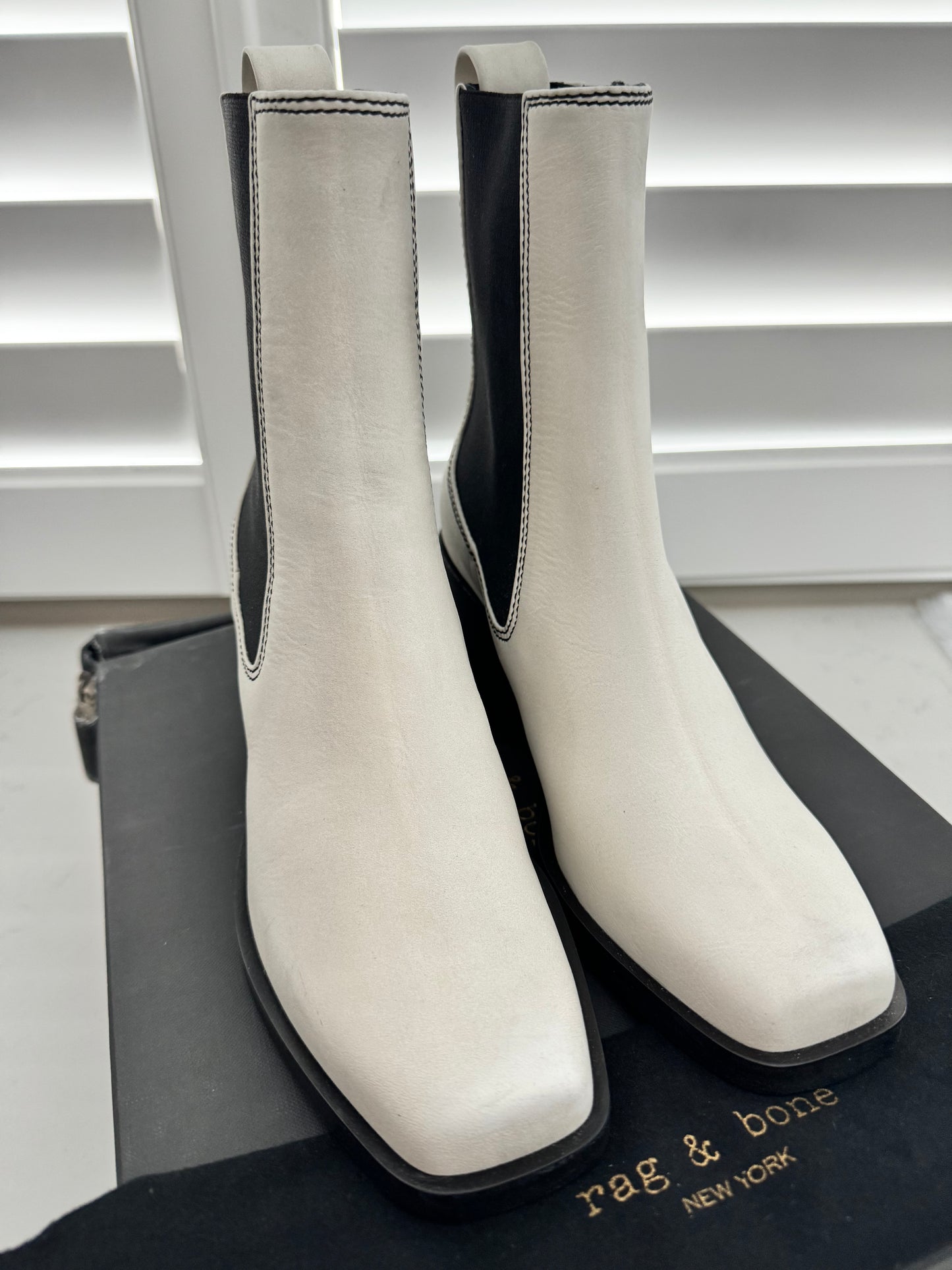 Rag & Bone - Axis Block Heel Chelsea Boots (New) Size: 7.5