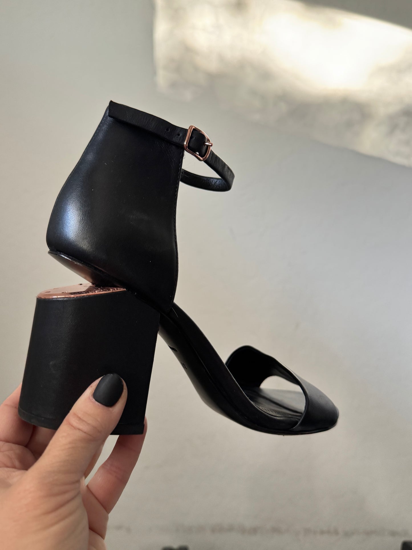 ALEXANDER WANG Abby Sandal, 80 Black & Rose Gold Size: 37 (Pre-Loved)