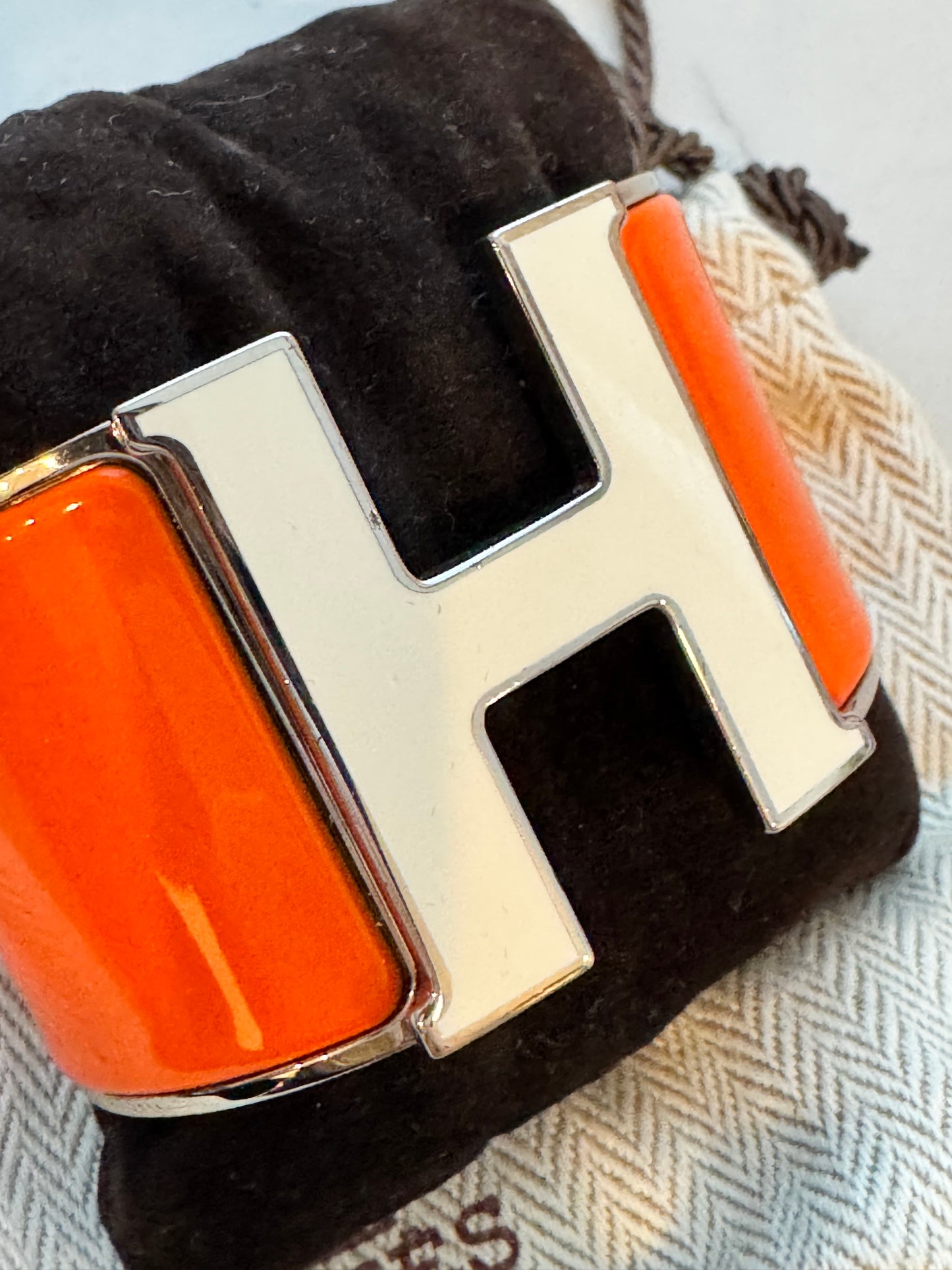 HERMES XL Clic Clac H bracelet Size: PM (Pre Loved)