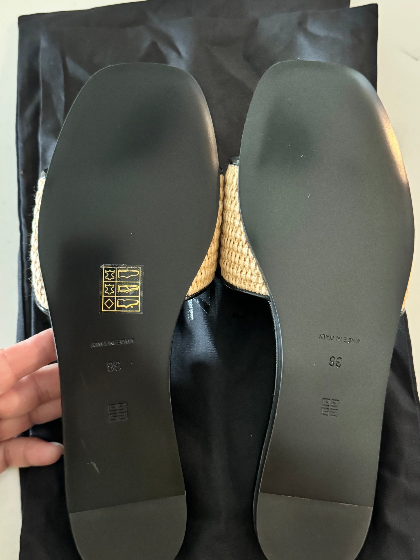 GIVENCHY Plage 4G Flat Mules in Raffia Size:38 (New)