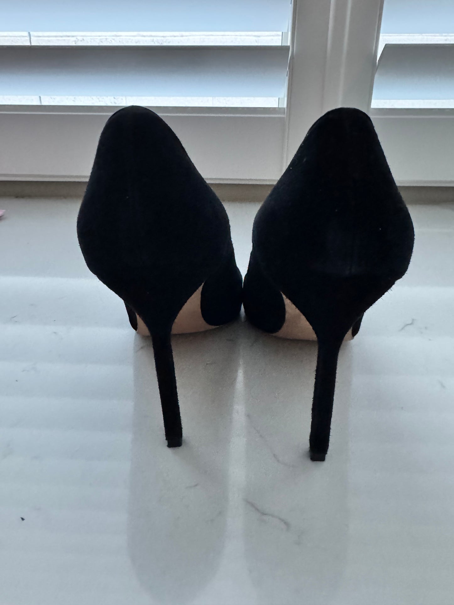 MANOLO BLAHNIK Black Suede/Silver Pumps Size: 38.5 (Like New)