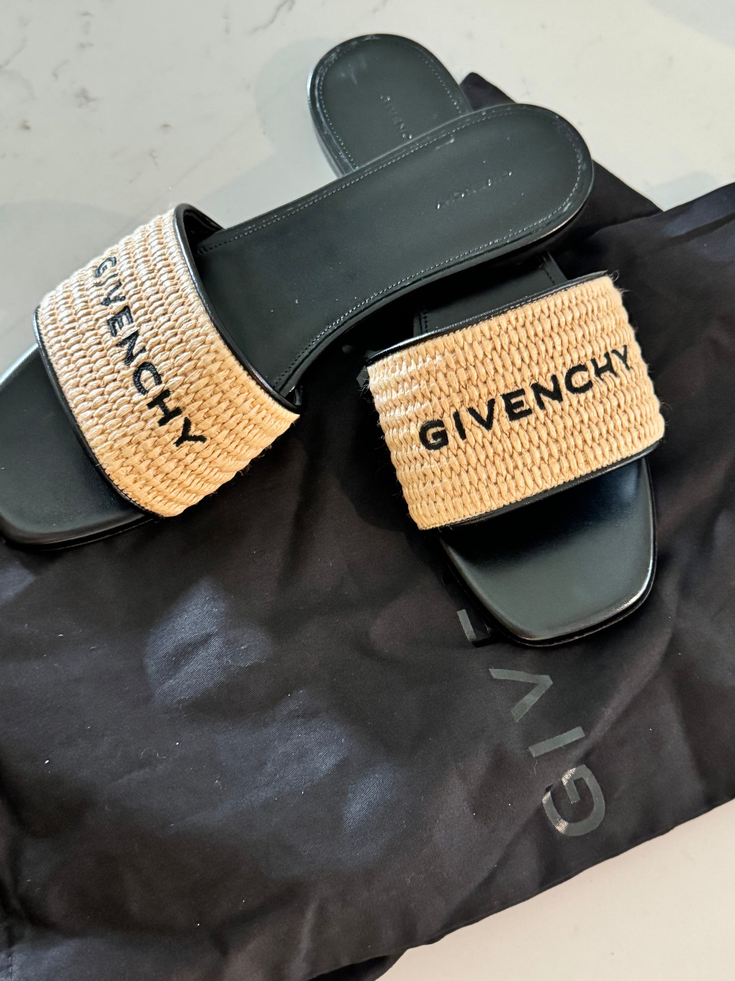 GIVENCHY Plage 4G Flat Mules in Raffia Size:38 (New)