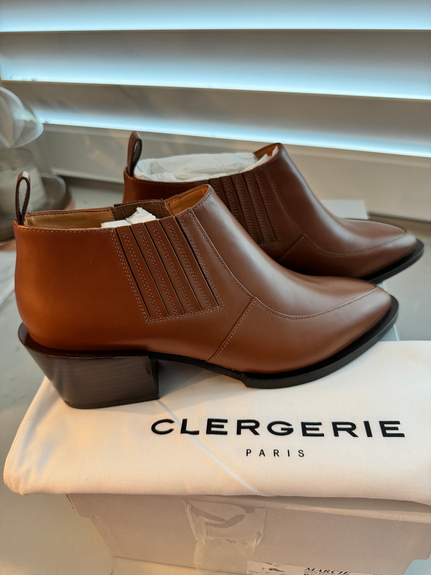 Robert Clergerie - Marcie Brown Ankle Boots (New) Size: 7.5