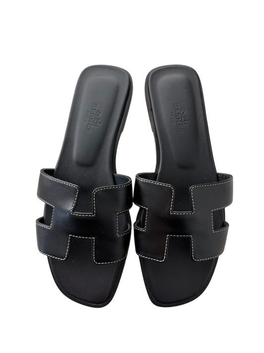 Hermes Black Oran with Contrast Stitching Size: 6.5 (New)
