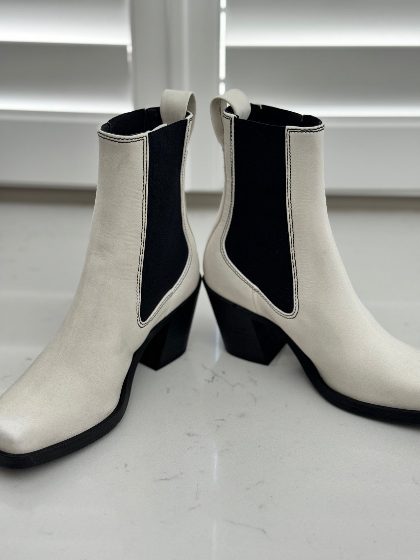 Rag & Bone - Axis Block Heel Chelsea Boots (New) Size: 7.5