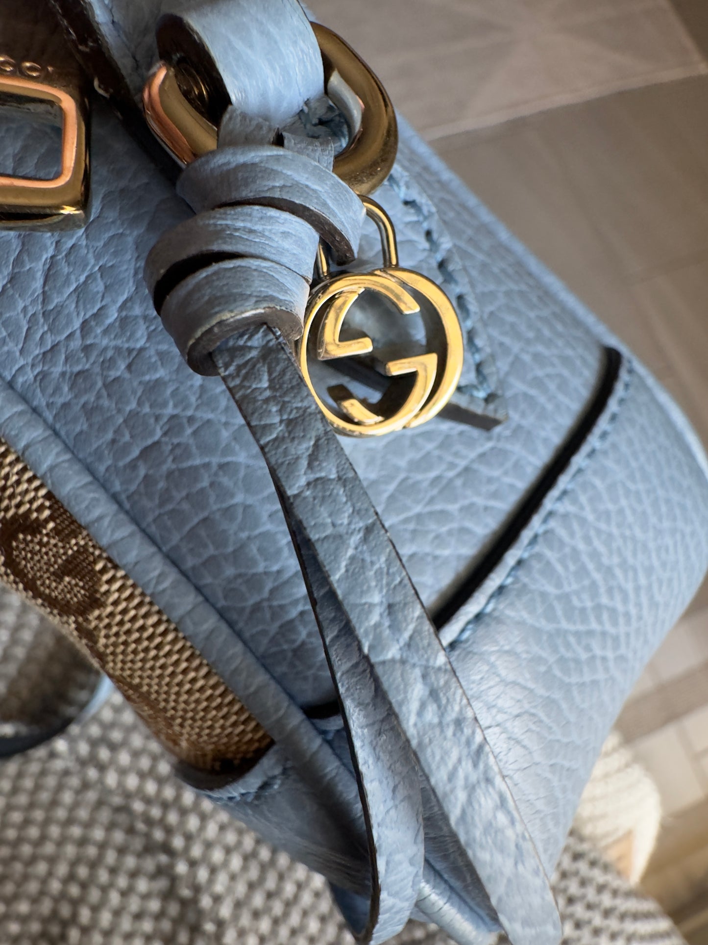 GUCCI Blue Original GG Canvas Bree Crossbody