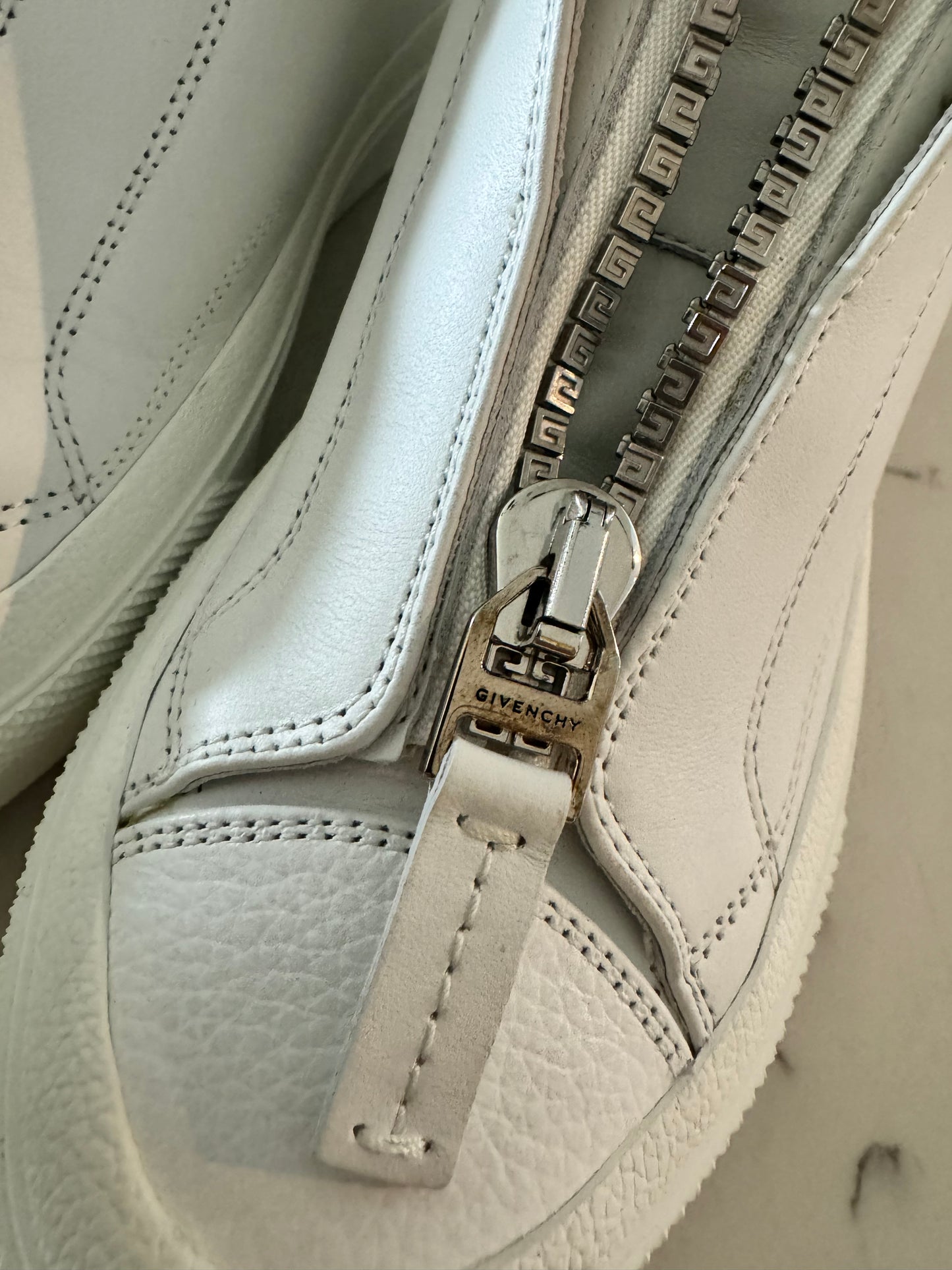 GIVENCHY - Women's City High Front 4G Zip High Top Sneakers White Size: 36.5 (New)
