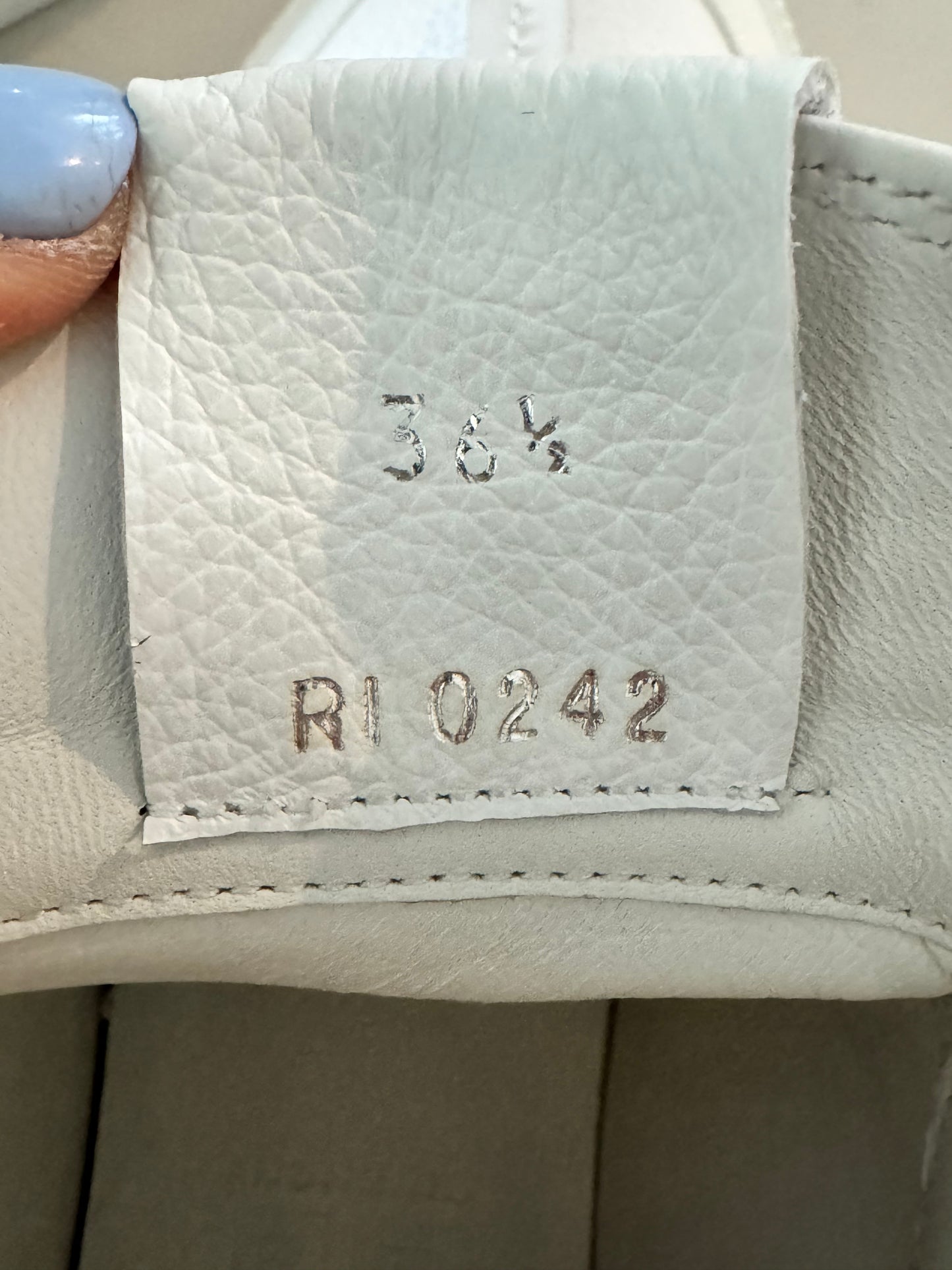 GIVENCHY - Women's City High Front 4G Zip High Top Sneakers White Size: 36.5 (New)
