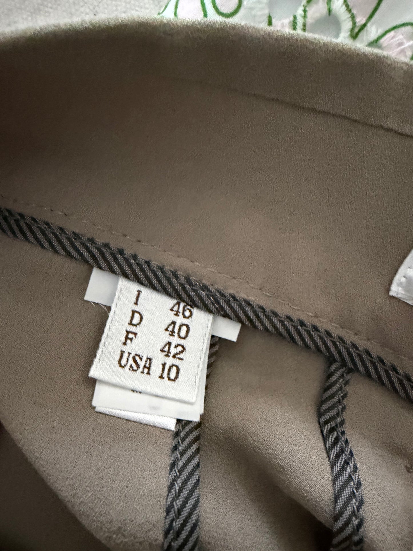 Brunello Cuchinelli Casual Silk Khaki Pants Size: 46/US10 (New)