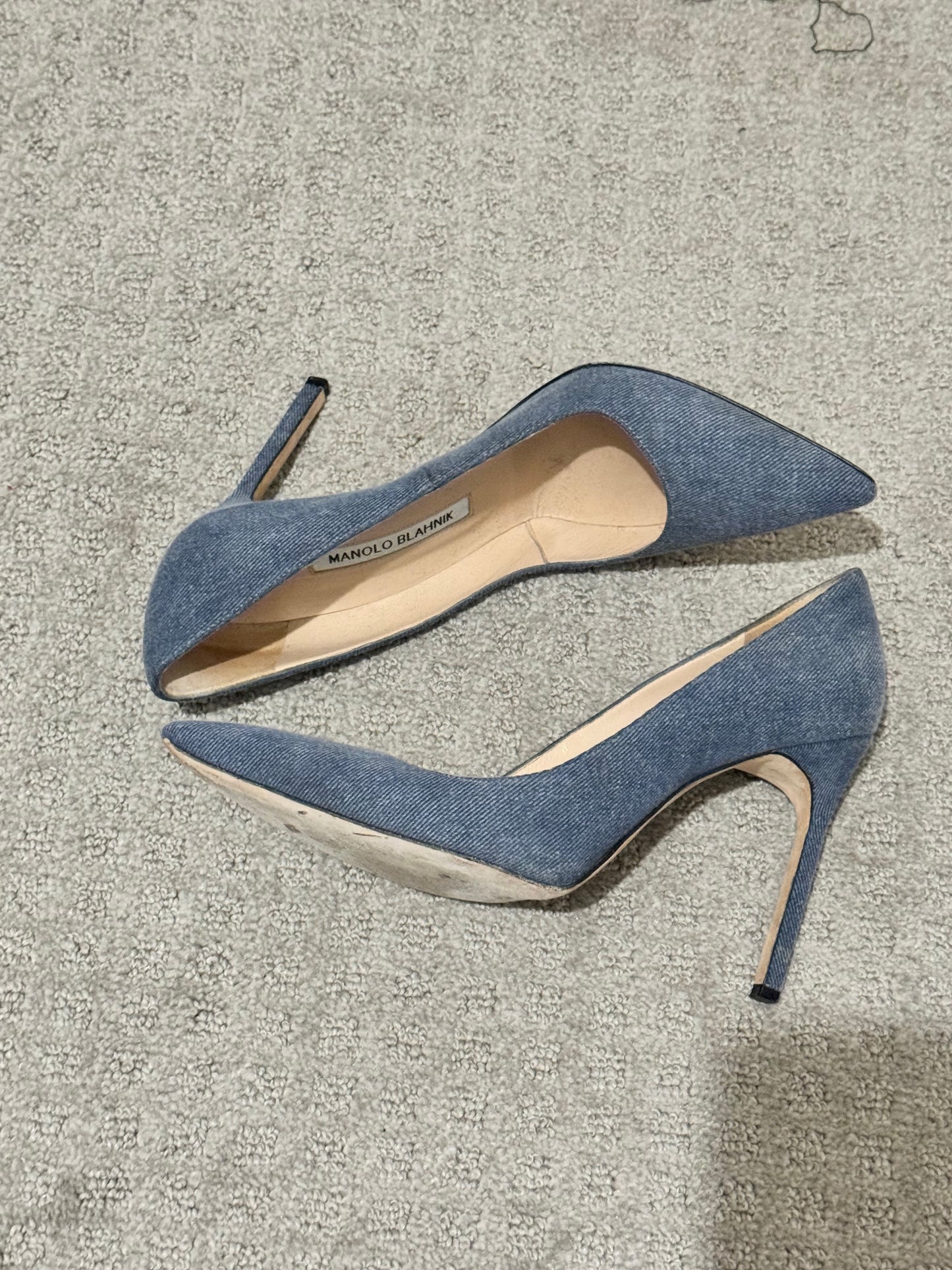 MANOLO BLAHNIK BB 105 Dk Blue Denim Shoes Pumps Size: 38 (Preloved)