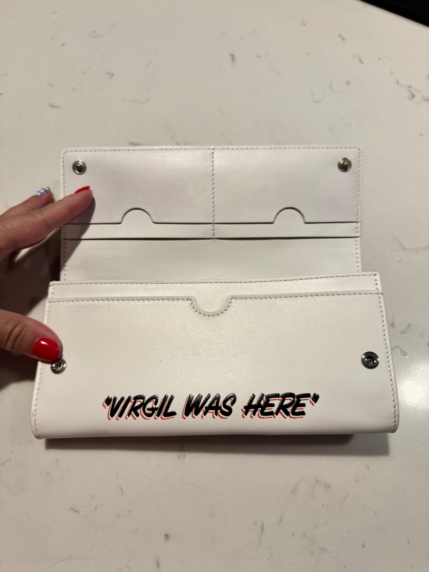 OFF WHITE Jitney Wallet On Chain Quote (Like New)